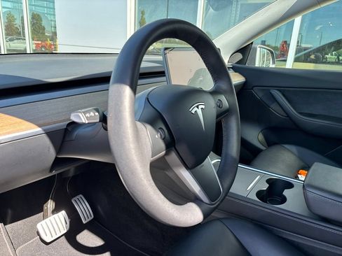 Used 2022 Tesla Model Y Performance AWD/4WD image 6