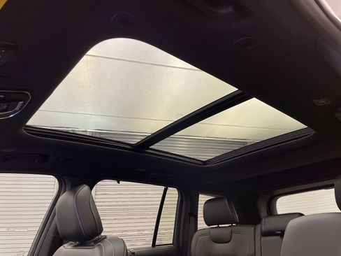 New 2025 Jeep Grand Cherokee Limited w/ Luxury Tech Group II image 17