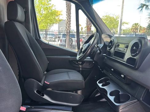 Used 2019 Mercedes-Benz Sprinter 170 image 9