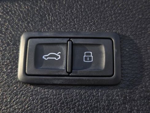 Used 2018 Audi Q5 Prestige w/ Prestige Package image 12