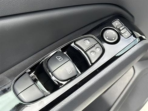 New 2025 Nissan Altima 2.5 SR w/ SR Premium Package FWD image 19