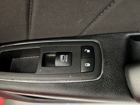Used 2023 Dodge Charger SXT RWD image 23