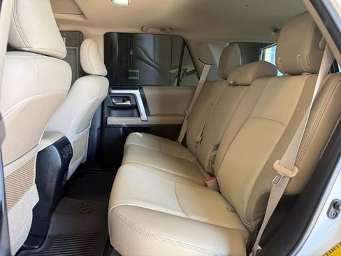 Used 2022 Toyota 4Runner SR5 Premium image 4