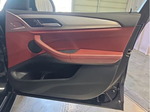 Used 2021 BMW X4 M40i w/ Executive Package image 16