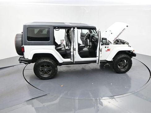 Used 2017 Jeep Wrangler Unlimited Sahara AWD/4WD image 26