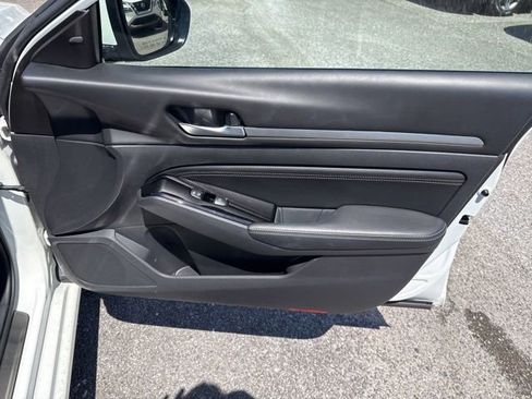 Used 2021 Nissan Altima 2.5 SL FWD image 16