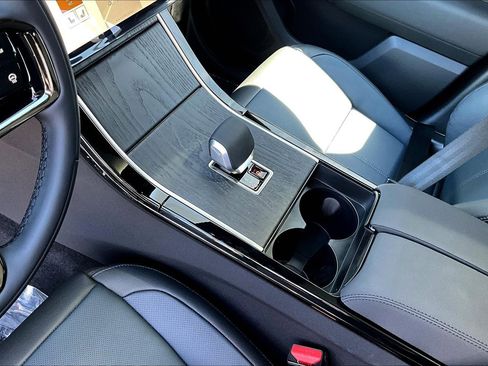 New 2026 Land Rover Range Rover Velar Dynamic SE AWD/4WD image 8