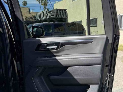 Used 2025 Chevrolet Suburban RST image 14