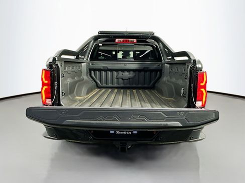 Used 2025 Chevrolet Colorado Z71 w/ Midnight Edition AWD/4WD image 27