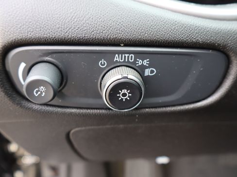 Used 2024 Chevrolet Malibu LS FWD image 18