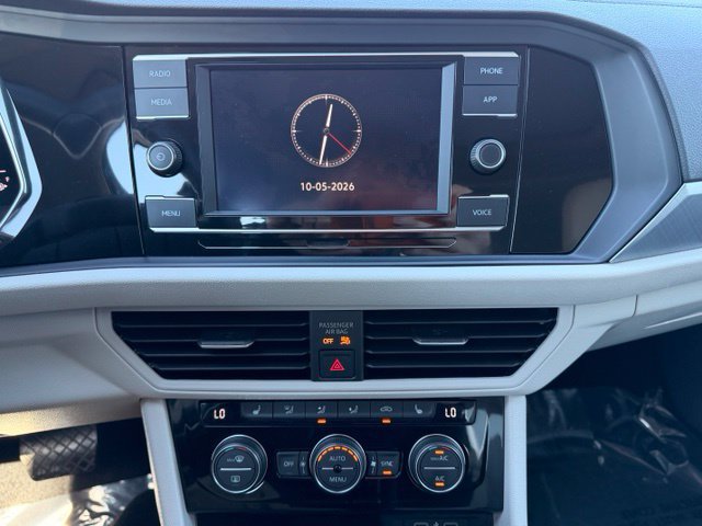 Certified 2024 Volkswagen Jetta SE w/ Panoramic Sunroof Package FWD image 30