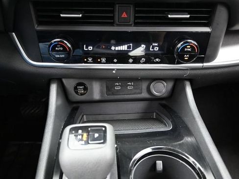 Used 2025 Nissan Rogue SV FWD image 42