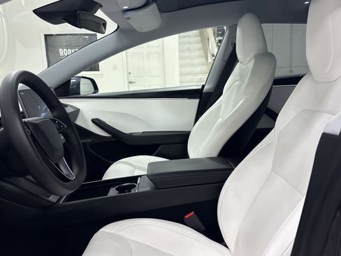 Used 2025 Tesla Model 3 Long Range image 4
