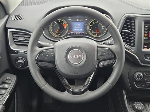 Certified 2023 Jeep Cherokee Altitude Lux w/ Lux Elite Package AWD/4WD image 19