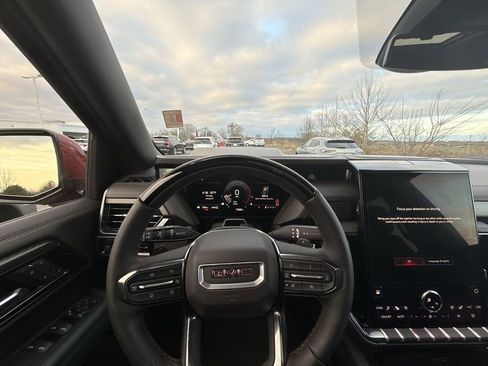 Used 2025 GMC Yukon AT4 image 17