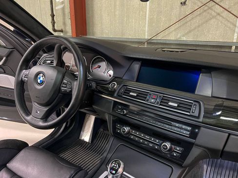 Used 2013 BMW M5 RWD image 19