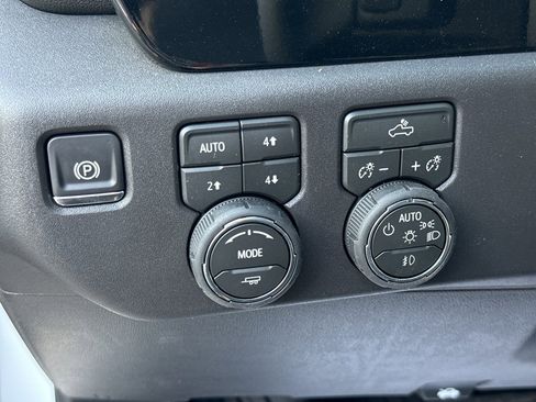 New 2026 Chevrolet Silverado 1500 LT Trail Boss w/ Convenience Package II AWD/4WD image 18