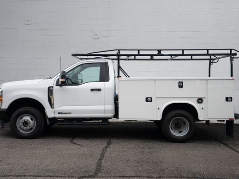 Used 2024 Ford F350 XL image 5