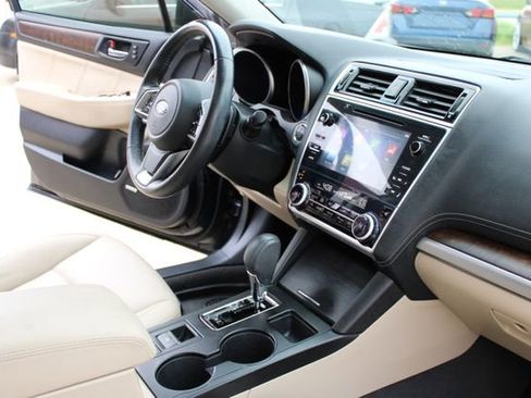 Used 2018 Subaru Outback 3.6R Limited image 48