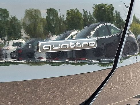 New 2025 Audi Q3 2.0T Premium image 23