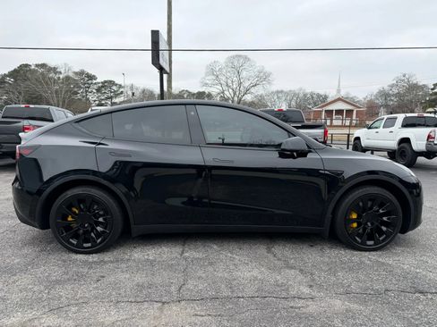 Used 2021 Tesla Model Y 2WD image 6