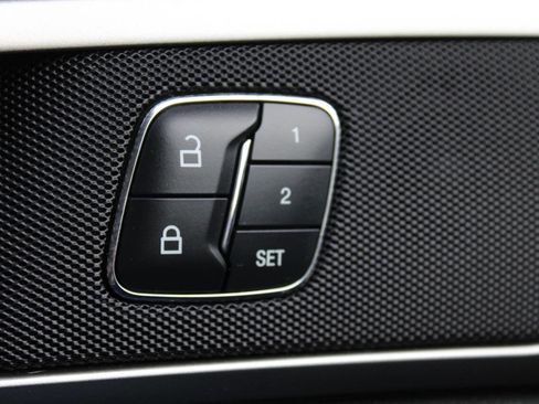 Used 2017 Ford Fusion SE w/ Fusion SE Technology Package FWD image 25