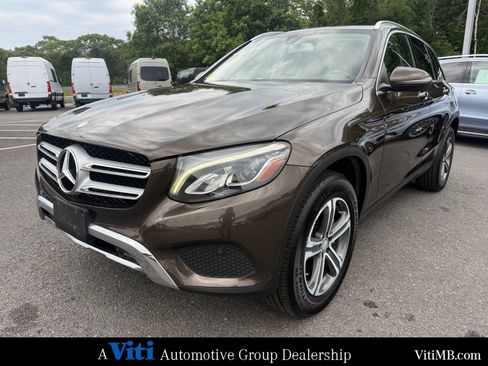 Used 2017 Mercedes-Benz GLC 300 4MATIC image 4