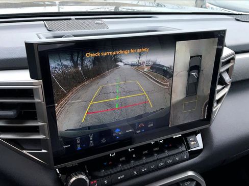 Used 2025 Toyota Tundra Limited image 27