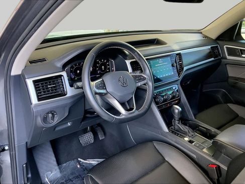 Used 2023 Volkswagen Atlas SE w/ Panoramic Sunroof Package FWD image 18