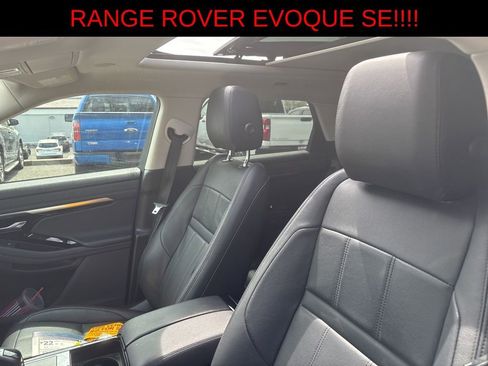 Used 2023 Land Rover Range Rover Evoque SE AWD/4WD image 7