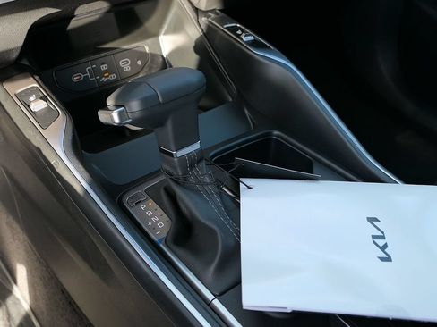New 2026 Kia Sorento S FWD image 32