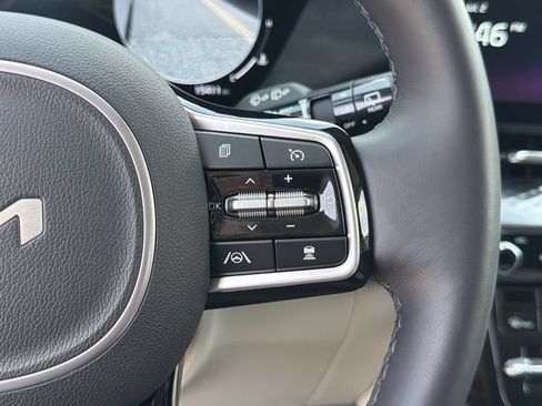 Certified 2024 Kia Carnival SX Prestige FWD image 30