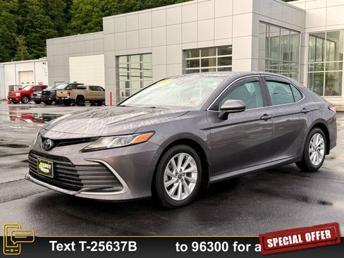 Used 2023 Toyota Camry LE image 10
