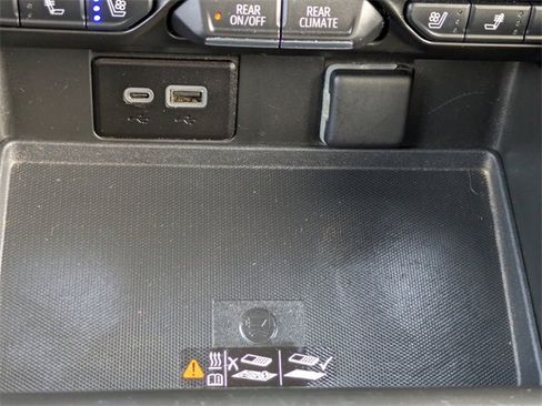 Used 2023 Chevrolet Suburban Premier image 26