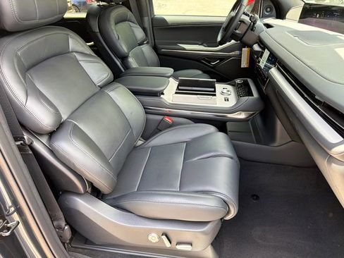 New 2026 Lincoln Navigator Reserve AWD/4WD image 14