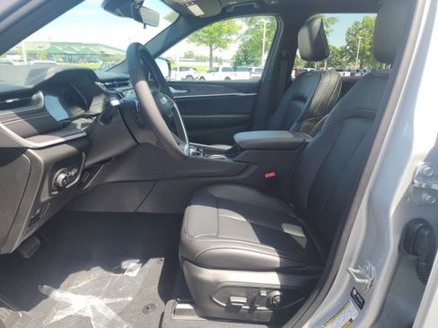 New 2025 Jeep Grand Cherokee L Limited w/ Black Appearance Package image 20