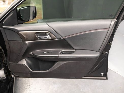 Used 2017 Honda Accord Sport Special Edition image 40