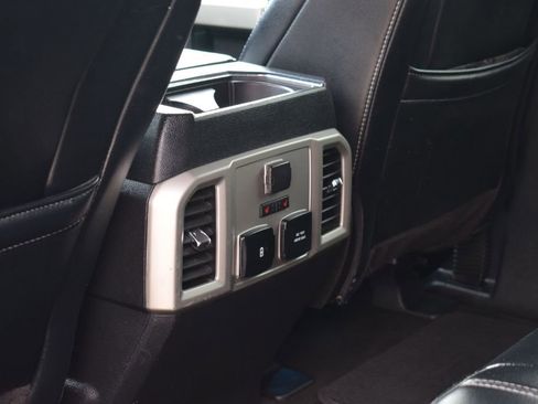 Used 2019 Ford F150 Lariat w/ Equipment Group 502A Luxury AWD/4WD image 11