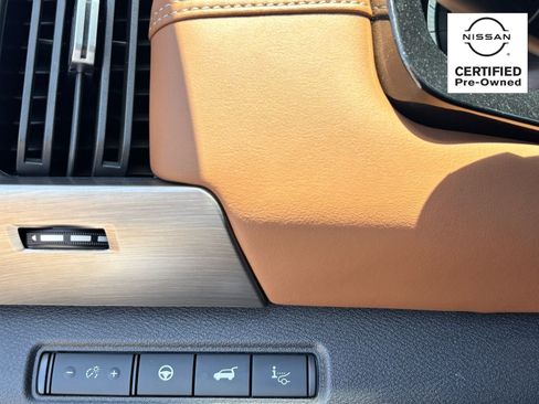 Certified 2025 Nissan Pathfinder Platinum FWD image 28