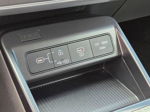 Used 2024 Hyundai Kona SEL FWD image 32
