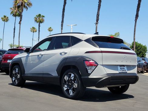 Used 2024 Hyundai Kona SEL FWD image 2