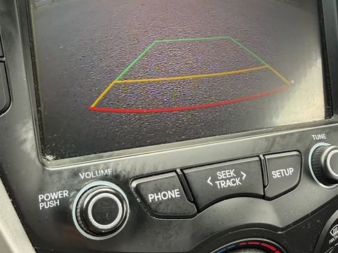 Used 2013 Hyundai Veloster FWD image 16
