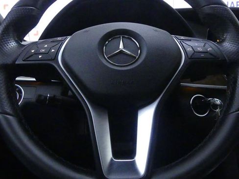 Used 2016 Mercedes-Benz E 350 4MATIC Sedan w/ Premium Package image 16