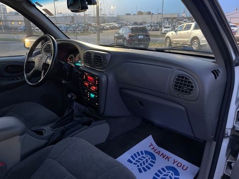 Used 2004 Chevrolet TrailBlazer LT w/ LT Package 1 image 16