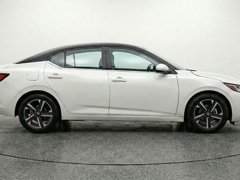 Used 2025 Nissan Sentra SV image 11