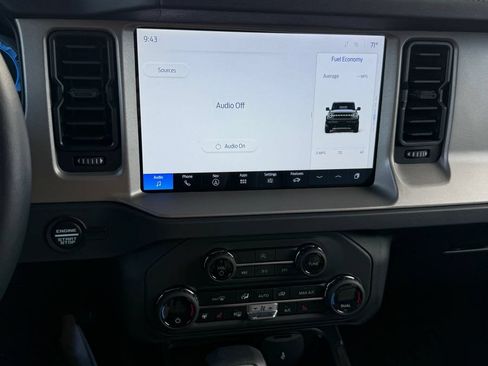Used 2025 Ford Bronco Outer Banks AWD/4WD image 17