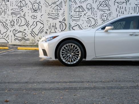Used 2024 Lexus LS 500 image 3