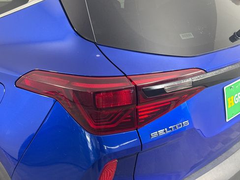 Used 2021 Kia Seltos SX w/ SX Sunroof Package AWD/4WD image 36