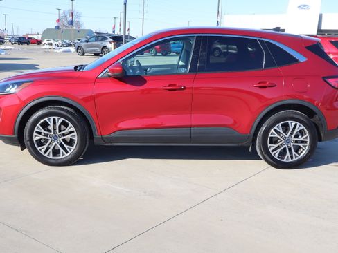 Used 2022 Ford Escape SEL image 9