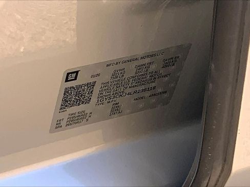 Used 2020 Cadillac Escalade Premium Luxury RWD image 37